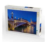 Puzzle · Seine-Brücke Pont Alexandre III zur blauen Stunde | Pariser Elegance am Ufer der Seine · 1000 pièces · Format assemblé 64 × 48 cm · CALVENDO Puzzle