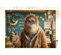 Puzzle · Un Singe Portant des Lunettes, Un Cardigan et Un Stylo se Tient | devant un tableau à craies dans une salle de classe pleine · 1000 pièces · Format assemblé 64 × 48 cm · CALVENDO Puzzle