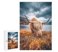 Puzzles pour Adolescentes 1000 PCS Scottish Highland Cow Grazing by Lake Puzzles pour Adolescentes : Améliorez Votre Mémoire pour Un Anniversaire Ou Noël. Jeu Au Design Magnifique. 1000 PCS