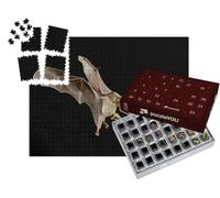 puzzleYOU : Calendrier de l'Avent | « Petite Chauve-Souris à Long Nez en vol Autour d'une Fleur d'agave »