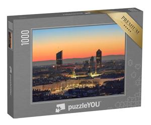 puzzleYOU : Puzzle de 1000 pièces « La Place Bellecour et Les Tours de la Part-Dieu dans la Ville de Lyon, France, à l'aube. »