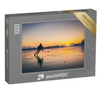 puzzleYOU : Puzzle de 1000 pièces « Silhouette d'un Jeune Joueur de Hockey sur Glace sur Un lac gelé »