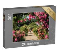 puzzleYOU : Puzzle de 2000 pièces « Arche de Roses dans Un Parc avec Vue sur Une Fontaine »