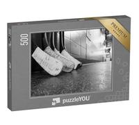 puzzleYOU : Puzzle de 500 pièces « Crosse de Hockey sur Un Sol de Salle Sale »