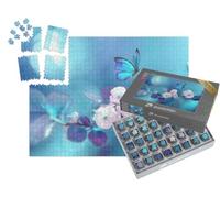 puzzleYOU : Smart Sorted® | Puzzle Photo 1000 pièces « Papillon Bleu en vol au-Dessus d'une Branche d'abricotier en Fleurs »