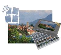 puzzleYOU : Smart Sorted® | Puzzle Photo 1000 pièces « San Siro sur Le lac de Côme avec Le château et l'ancienne forteresse de Rezzonico »