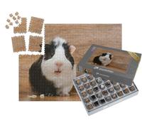 puzzleYOU : Smart Sorted® | Puzzle Photo 1000 pièces « Un Adorable Cochon d'Inde Noir et Blanc Mangeant des Feuilles de Chou »