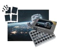 puzzleYOU : Smart Sorted® | Puzzle Photo 1000 pièces « Un Astronaute Plane au-Dessus de la Terre la Nuit »