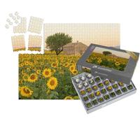 puzzleYOU : Smart Sorted® | Puzzle Photo 1000 pièces « Un Champ de tournesols entoure Un Vieux bâtiment en Provence, France »