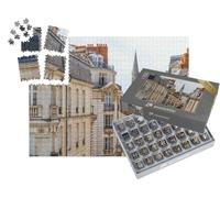 puzzleYOU : Smart Sorted® | Puzzle Photo 1000 pièces « Vue de Rue des Beaux immeubles d'habitation et du clocher de l'église dans la Ville de Nantes »