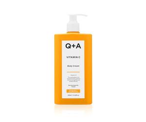 Q+A Crème pour le Corps à la Vitamine C, Formulée par des experts avec des ingrédients favorisant l’hydratation en imitant la composition de votre peau,250ml