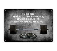 QIONGQI Plaque en métal avec citation motivante « It's Not About Being Better Than Someone Else » - Décoration murale - Citation inspirante - Pour fitness, salle de sport - Décoration d'intérieur