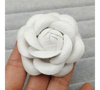 QIUMING Lot de 4 Broches en Cuir et Tissu camélia, Faites à la Main, en Forme de Fleur Noire et Blanche, Rose, Cadeaux