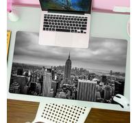QRFASFZO Tapis de Souris Gaming - 30x80 cm - Tapis de Souris Esports - Ne Glisse jamais - Couverture complète du Bureau - Ville emblématique en Noir et Blanc, Empire State Building dans Une Ville Mon