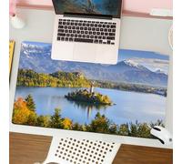 QRFASFZO Tapis de Souris Gaming - 30x80 cm - Tapis de Souris Esports - Ne Glisse jamais - Couverture complète du Bureau - Vue sur Le lac Alpin, île Tranquille, avec Une église entourée d'arbres d'aut