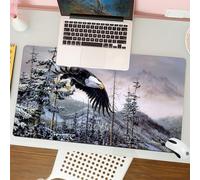 QRFASFZO Tapis de Souris Gaming - 30x80 cm - Tapis de Souris Esports - Ne Glisse jamais - Couverture complète du Bureau - Un vautour Vole au-Dessus de la Neige, traversant la forêt Froide de Montagne
