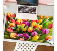 QRFASFZO Tapis de Souris Gaming - 30x80 cm - Tapis de Souris Esports - Ne Glisse jamais - Couverture complète du Bureau - Bouquet Vert Magnifique Tulipes colorées Fleurs de Printemps 8 Mars Beauté de