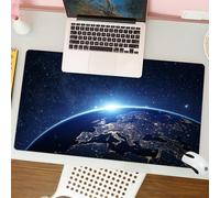 QRFASFZO Tapis de Souris Gaming - 30x80 cm - Tapis de Souris Esports - Ne Glisse jamais - Couverture complète du Bureau - La Terre, planète Vue de l'espace la Nuit Astronomie Galactique sous la devis