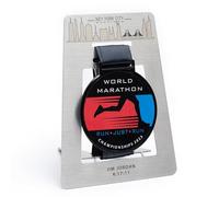 Qthrone Porte Medaille personnalisé du Marathon de New York - Marathon Personalized Medal Display -Support de médaille de Table pour la Course à Pied - Acier Inoxydable avec Gravure Laser