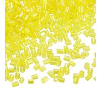 QUARKZMAN 1400Pcs Perles de Bugle Perles de Rocaille en Verre Tube, 1.9x1.5mm Mini Perles d'Espacement en Verre en Vrac pour Boucles d'Oreilles, Colliers, Bracelets (Jaune)