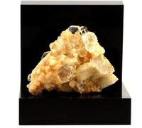 Fluorite + Calcite. 586.0 Ct. Chine.