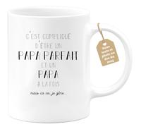 quotedazur Café-Croissant - Mug C'est Compliqué D'Être Un Papa Parfait Et Un Papa Mais Ça Va Je Gère - Cadeau Fête des Pères, Anniversaire, Noël Futur Annonce Naissance - Blanc/Céramique