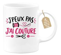 quotedazur Café-Croissant - Mug J'peux Pas J'ai Couture - Blanc/Céramique | Mug en céramique avec inscription J'Peux Pas J'Ai Couture, parfait pour les amateurs de couture et les passionnés de broderie
