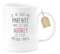 quotedazur Café-Croissant - Mug Personnalisable Texte Photo Tasse Cadeau Noël Je Ne Suis Pas Parfaite Mais Je Suis Audrey Et C'Est Presque Pareil - Blanc/Céramique