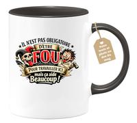 quotedazur Café-Croissant - Mug Personnalisé Collègue Travail - Il N'est Pas Obligatoire D'être Fou Pour Travailler Ici Mais Ça Aide Beaucoup ! - Cadeau Pot De Départ, Stagiaire, Manager, Secret Sant