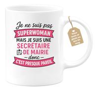 quotedazur Café-Croissant - Mug Personnalisé Je Ne Suis Pas Superwoman Mais Secrétaire De Mairie, C'Est Presque Pareil Cadeau Tasse Pour Noël Femme - Blanc/Céramique