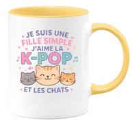 quotedazur Café-Croissant - Mug Personnalisé Je Suis Une Fille Simple, Fan De K- Pop Et Amoureuse Des Chats, Parfait Cadeau Pour Noël Fans Amoureux Tasse Stylée - Jaune/Céramique
