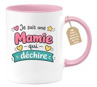 quotedazur Café-Croissant - Mug Personnalisé Mamie - Je Suis Une Mamie Qui Déchire - Cadeau Fête Des Grands Mères Noël Original - Rose/céramique