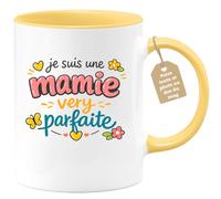 quotedazur Café-Croissant - Mug Personnalisé Mamie - Je Suis Une Mamie Very Parfaite - Cadeau Fête Des Grands Mères Noël Original - Jaune/céramique