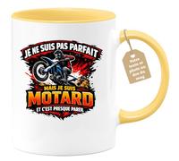 quotedazur Café-Croissant - Mug Personnalisé Moto - Tasse Je Ne Suis Pas Parfait Mais Je Suis Motard Et C'est Presque Pareil - Cadeau Motard Homme - Jaune/céramique