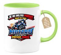 quotedazur Café-Croissant - Mug Personnalisé Moto - Tasse Je Ne Suis Pas Parfait Mais Je Suis Motard Et C'est Presque Pareil - Cadeau Motard Homme - Vert/céramique