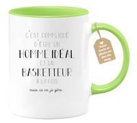 quotedazur Café-Croissant - Mug Personnalisé Tasse Cadeau C'Est Compliqué D'Être Un Homme Noël Et Basketteur À La Fois Mais Ça Va Je Gère - Vert/Céramique