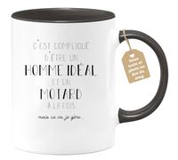 quotedazur Café-Croissant - Mug Personnalisé Tasse Cadeau C'Est Compliqué D'Être Un Homme Noël Et Motard À La Fois Mais Ca Va Je Gère - Noir/Céramique