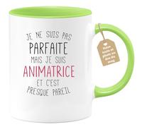 quotedazur Café-Croissant - Mug Personnalisé Tasse Cadeau Femme Noël Je Ne Suis Pas Parfaite Mais Je Suis Animatrice Et C'Est Presque Pareil - Vert/Céramique