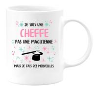 quotedazur Café-Croissant - Mug Personnalisé Tasse Cadeau Femme Noël Je Suis Une Cheffe Pas Une Magicienne Mais Je Fais Des Merveilles - Blanc/Céramique