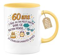 quotedazur Café-Croissant - Mug Personnalisé Tasse Cadeau Noël Anniversaire 60 Ans 1965 L'Âge Où On Peut Enfin Dire Ce Qu'On Pense Et L'Oublier 5 Minutes Après - Jaune/Céramique