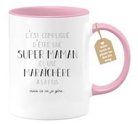quotedazur Café-Croissant - Mug Personnalisé Tasse Cadeau Noël C'Est Compliqué D'Être Une Super Maman Et Maraichere A La Fois Mais Je Gère Future Anniversaire Fête Des Mères - Rose/Céramique