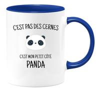 quotedazur Café-Croissant - Mug Personnalisé Tasse Cadeau Noël C'Est Pas Des Cernes C'Est Mon Petit Côté Panda - Bleu/Céramique