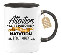 quotedazur Café-Croissant - Mug Personnalisé Tasse Cadeau Noël Cette Personne Peut Parler De Natation À Tout Moment - Noir/Céramique