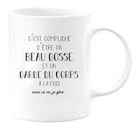 quotedazur Café-Croissant - Mug Personnalisé Tasse Cadeau Noël Compliqué D'Être Un Beau Gosse Et Un Garde Du Corps À La Fois Mais Ça Va Je Gère - Blanc/Céramique