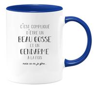 quotedazur Café-Croissant - Mug Personnalisé Tasse Cadeau Noël Compliqué D'Être Un Beau Gosse Et Un Gendarme À La Fois Mais Ça Va Je Gère - Bleu/Céramique