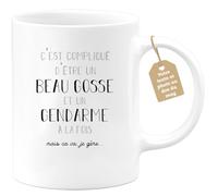 quotedazur Café-Croissant - Mug Personnalisé Tasse Cadeau Noël Compliqué D'Être Un Beau Gosse Et Un Gendarme À La Fois Mais Ça Va Je Gère - Blanc/Céramique