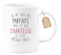 quotedazur Café-Croissant - Mug Personnalisé Tasse Cadeau Noël Je Ne Suis Pas Parfaite Mais Je Suis Chanteuse Et C'Est Presque Pareil - Blanc/Céramique