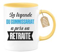 quotedazur Café-Croissant - Mug Personnalisé Tasse Cadeau Noël La Légende Du Commissariat A Pris Sa Retraite - Jaune/Céramique