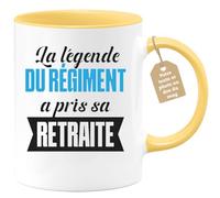 quotedazur Café-Croissant - Mug Personnalisé Tasse Cadeau Noël La Légende Du Régiment A Pris Sa Retraite - Jaune/Céramique
