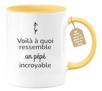 quotedazur Café-Croissant - Mug Personnalisé Tasse Cadeau Noël Voilà À Quoi Ressemble Un Pépé Incroyable - Jaune/Céramique